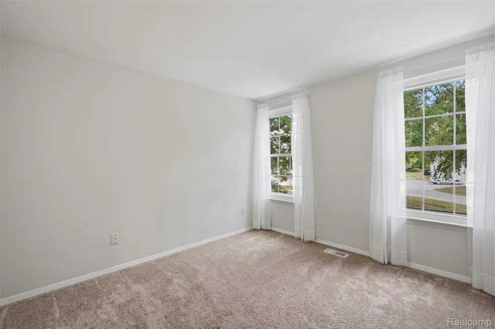 20842 E Glen Haven Circle Novi City, MI 48167