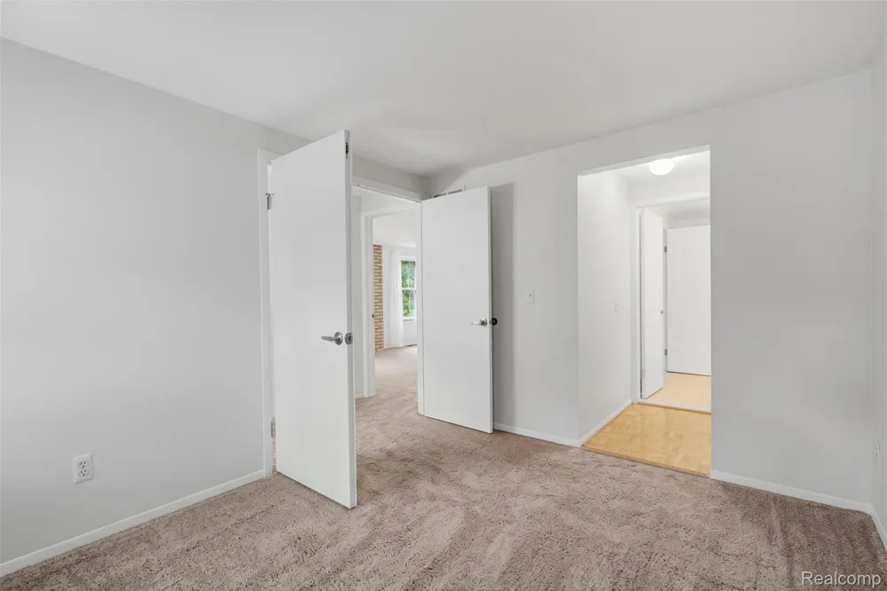 20842 E Glen Haven Circle Novi City, MI 48167
