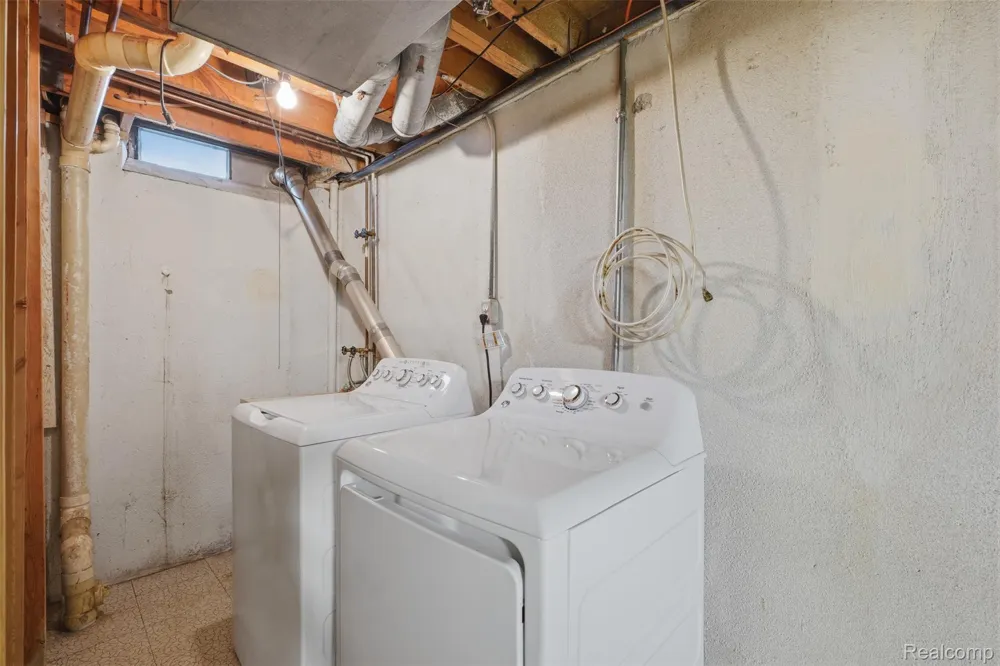 20842 E Glen Haven Circle Novi City, MI 48167