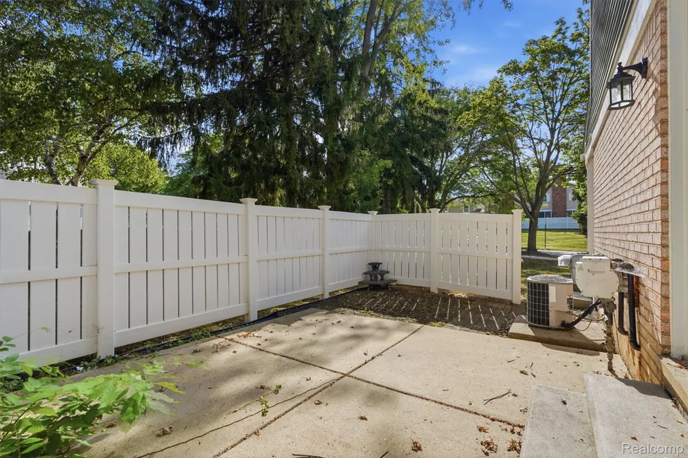 20842 E Glen Haven Circle Novi City, MI 48167