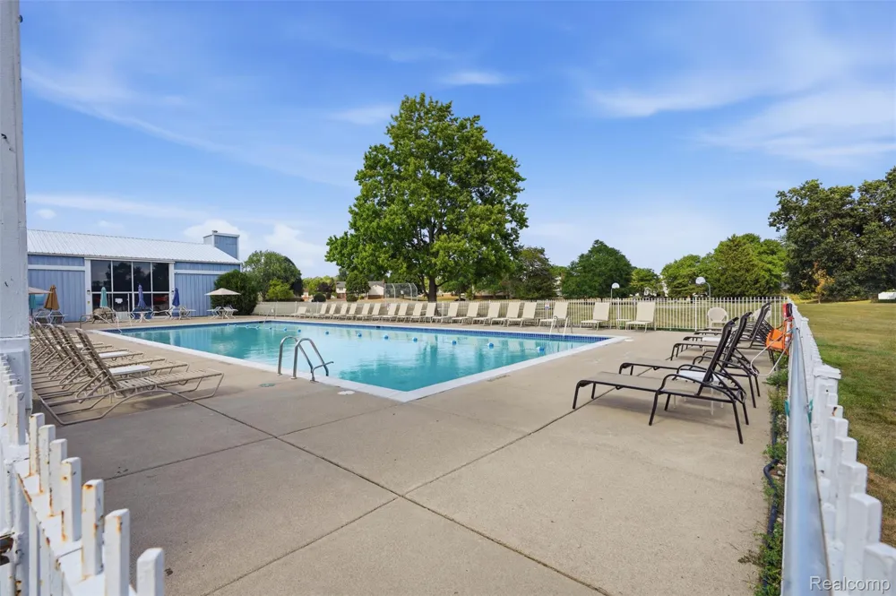 20842 E Glen Haven Circle Novi City, MI 48167