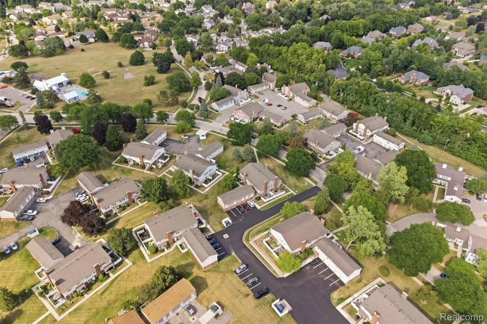 20842 E Glen Haven Circle Novi City, MI 48167