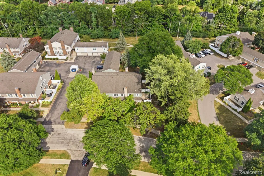 20842 E Glen Haven Circle Novi City, MI 48167