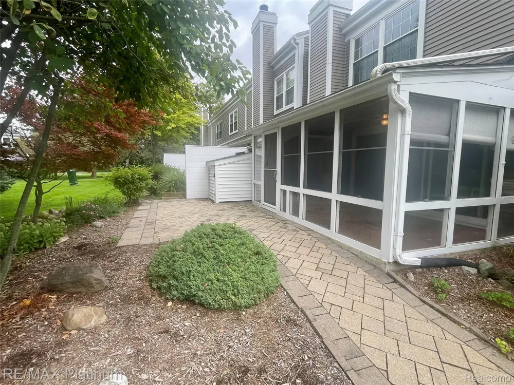 2612 E Williamsburg Circle Auburn Hills City, MI 48326