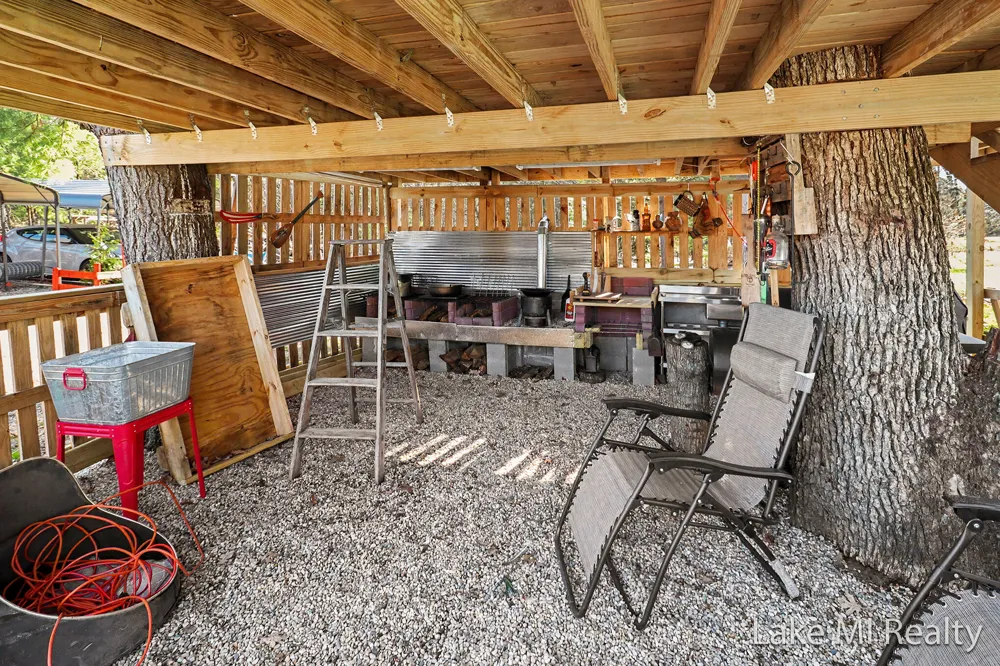 1889 E 40th Street Everett Township, MI 49349