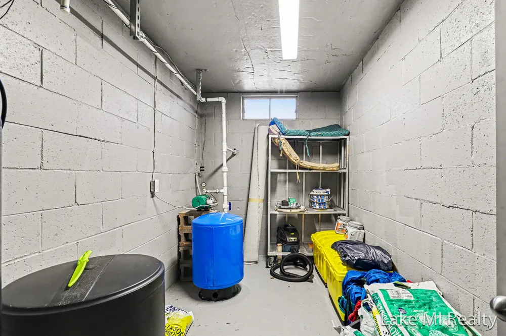 1889 E 40th Street Everett Township, MI 49349