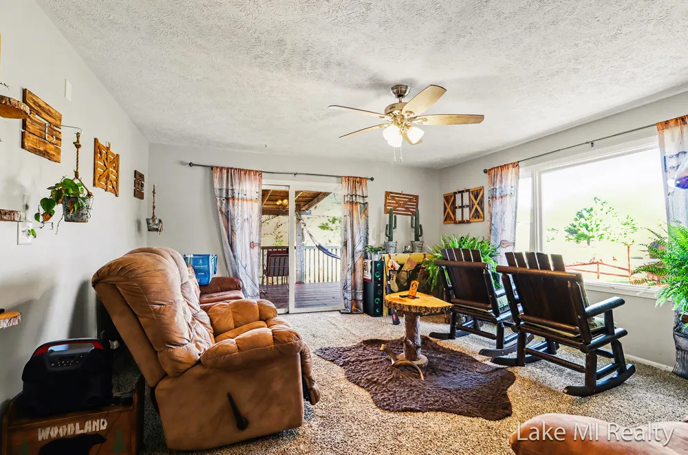 1889 E 40th Street Everett Township, MI 49349
