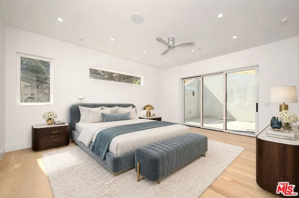 2882 El Roble Drive Los Angeles, CA 90041