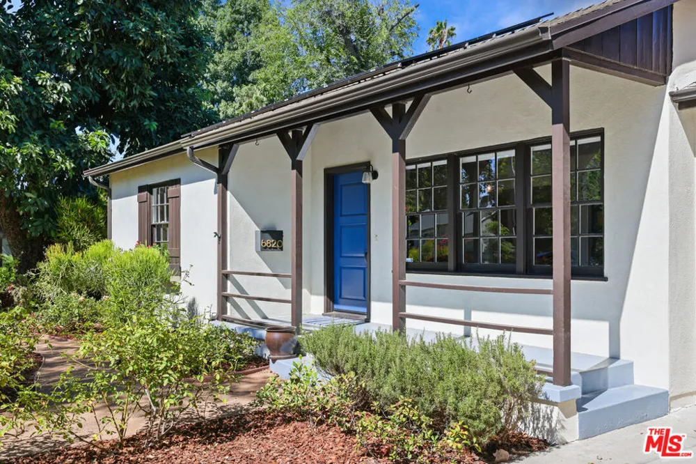 6820 Texhoma Avenue Lake Balboa, CA 91406