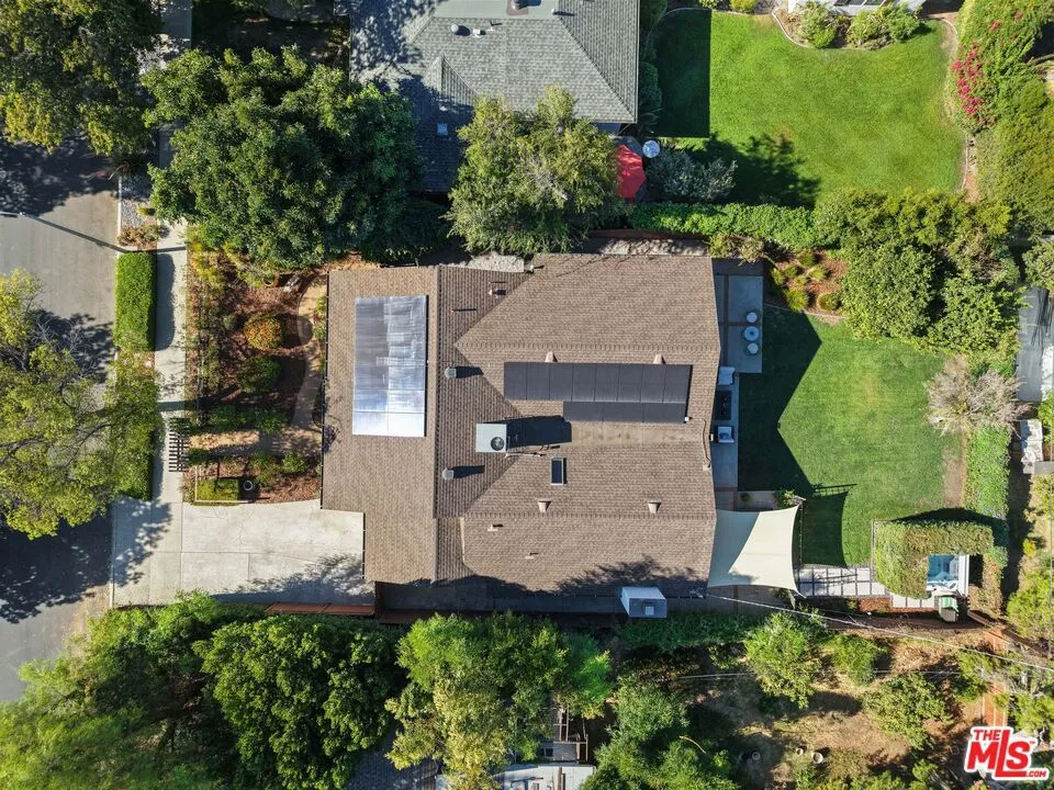 6820 Texhoma Avenue Lake Balboa, CA 91406