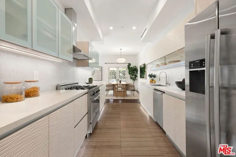 225 S Hamilton Drive #102 Beverly Hills, CA 90211