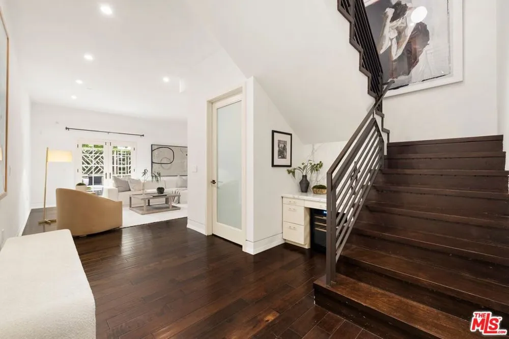 225 S Hamilton Drive #102 Beverly Hills, CA 90211