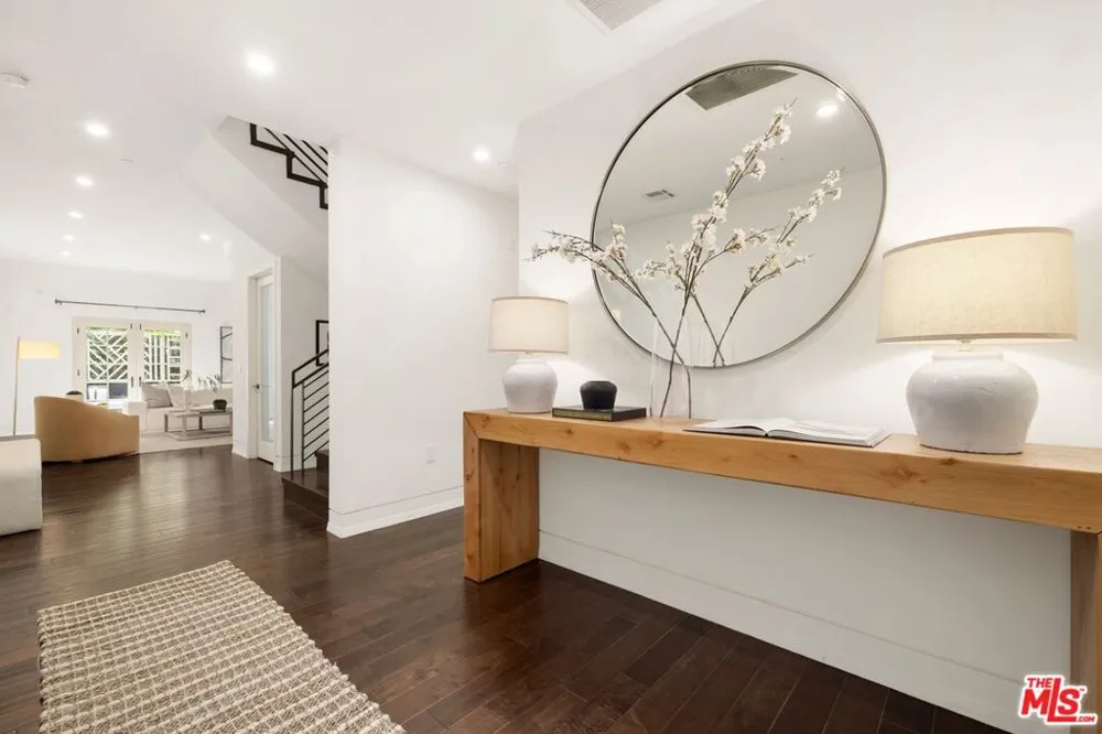225 S Hamilton Drive #102 Beverly Hills, CA 90211
