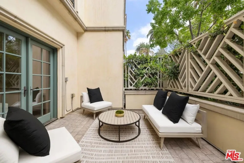 225 S Hamilton Drive #102 Beverly Hills, CA 90211