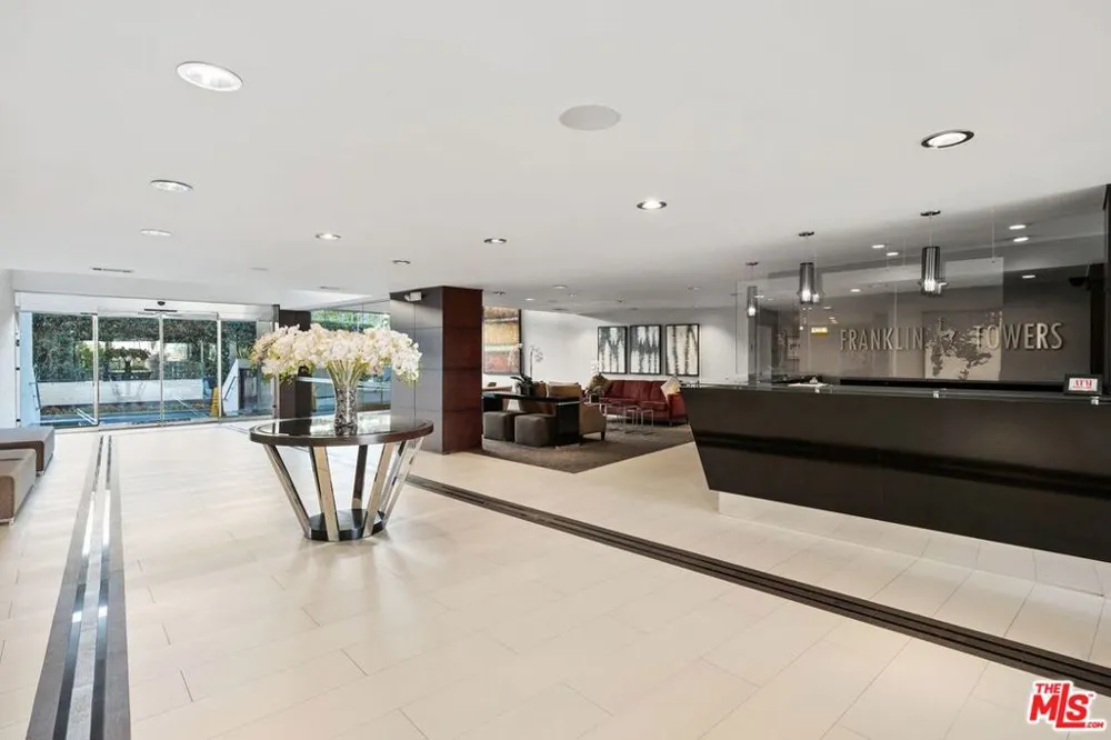 7250 Franklin Avenue #903 Los Angeles, CA 90046