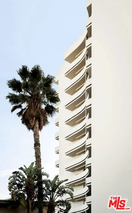 7250 Franklin Avenue #903 Los Angeles, CA 90046