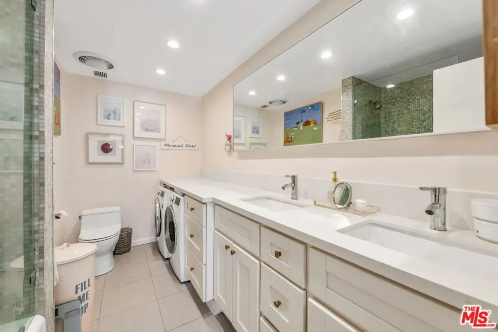 7250 Franklin Avenue #903 Los Angeles, CA 90046