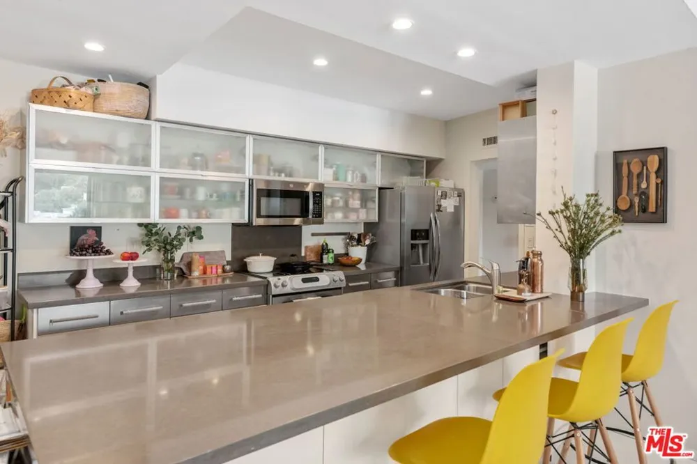 7250 Franklin Avenue #903 Los Angeles, CA 90046