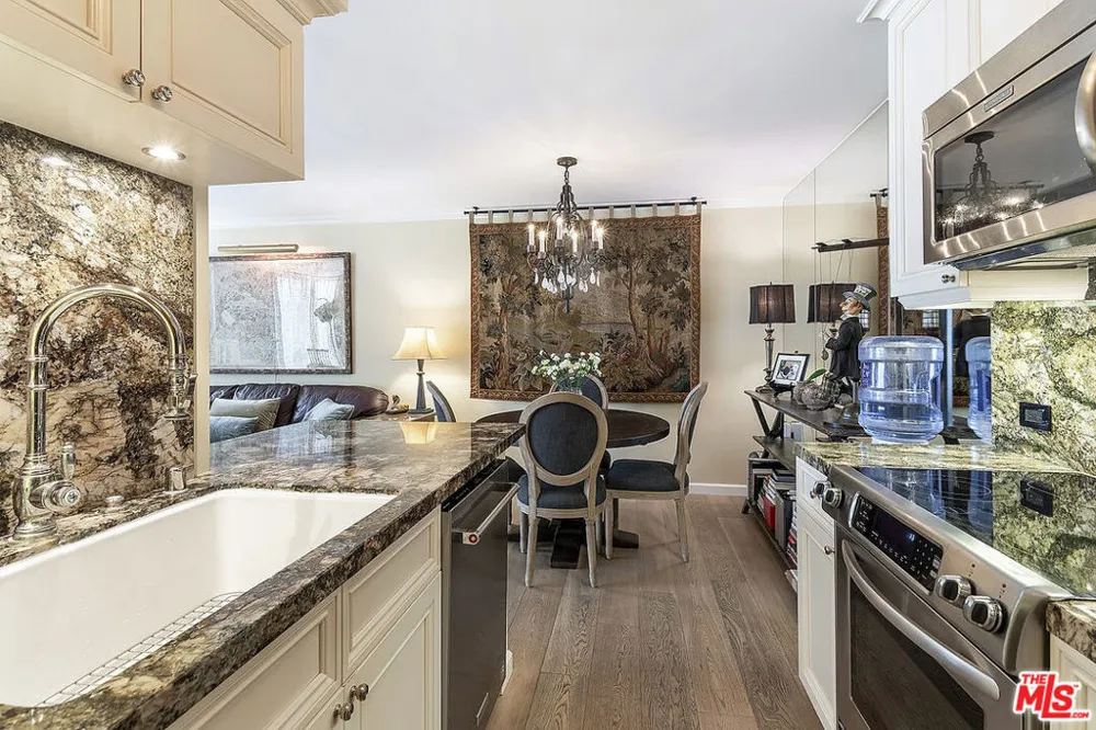 906 Doheny Drive #510 West Hollywood, CA 90069