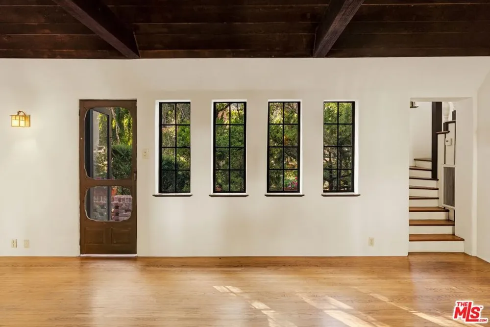 2057 Las Palmas Avenue Los Angeles, CA 90068