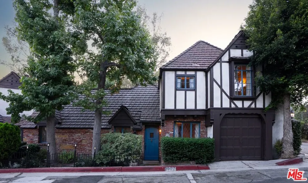 2057 Las Palmas Avenue Los Angeles, CA 90068