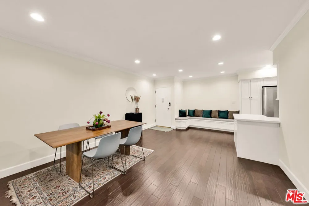 15248 Dickens Street #103 Sherman Oaks, CA 91403