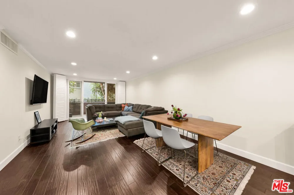 15248 Dickens Street #103 Sherman Oaks, CA 91403