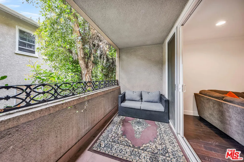 15248 Dickens Street #103 Sherman Oaks, CA 91403