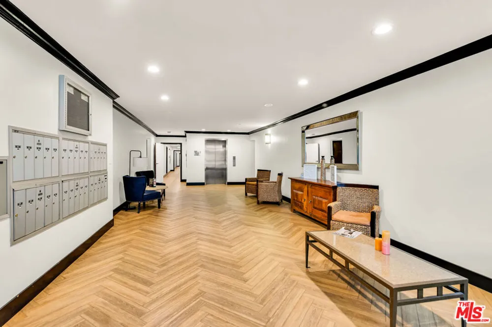 15248 Dickens Street #103 Sherman Oaks, CA 91403