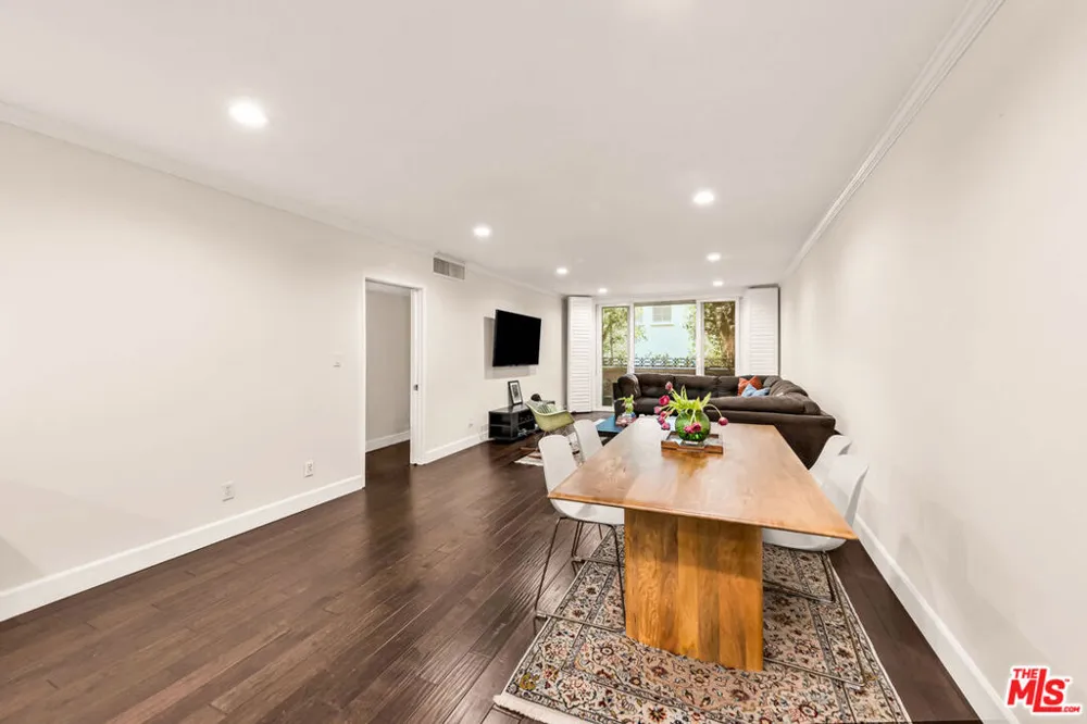 15248 Dickens Street #103 Sherman Oaks, CA 91403