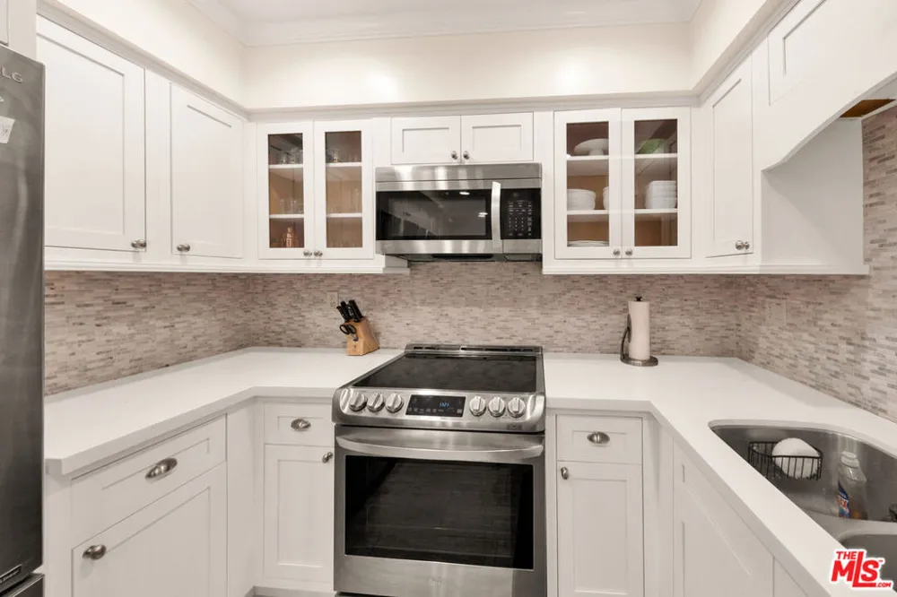 15248 Dickens Street #103 Sherman Oaks, CA 91403