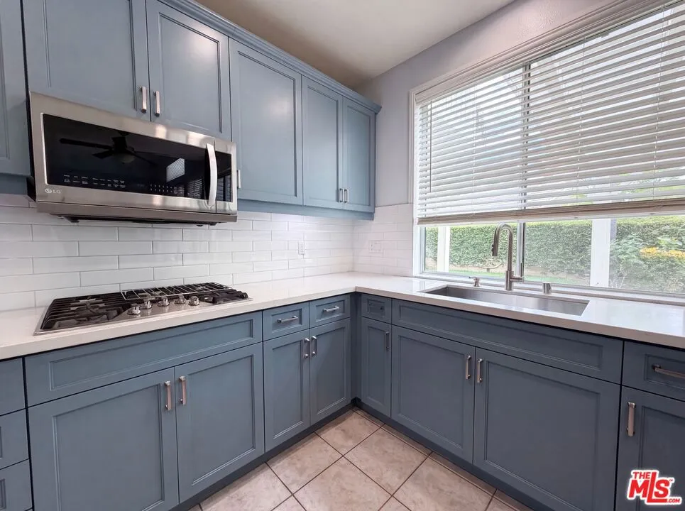 23608 Ashwood Place Valencia, CA 91354