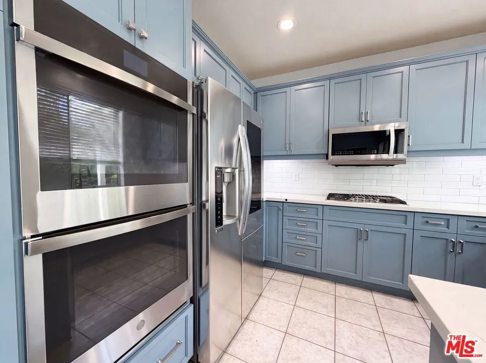 23608 Ashwood Place Valencia, CA 91354