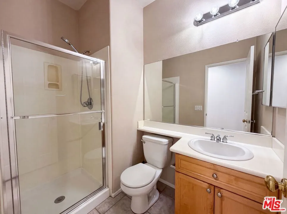 23608 Ashwood Place Valencia, CA 91354