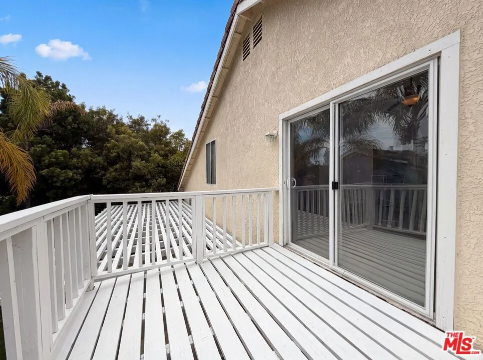 23608 Ashwood Place Valencia, CA 91354