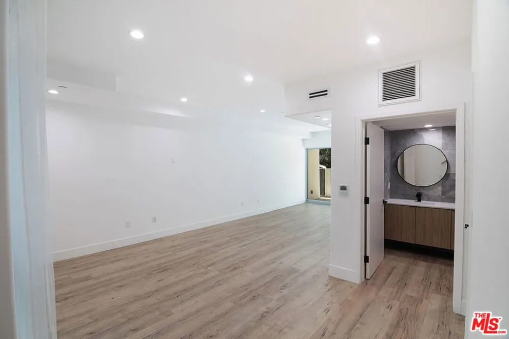 1236 Fairfax Avenue #3 West Hollywood, CA 90046