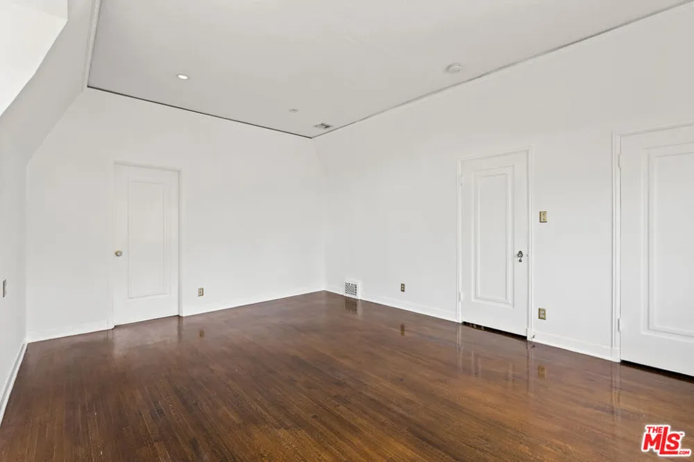 6311 Heather Drive Los Angeles, CA 90068