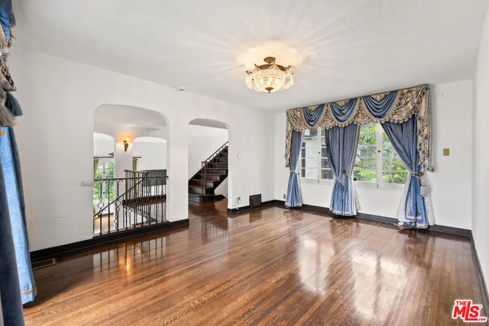 6311 Heather Drive Los Angeles, CA 90068