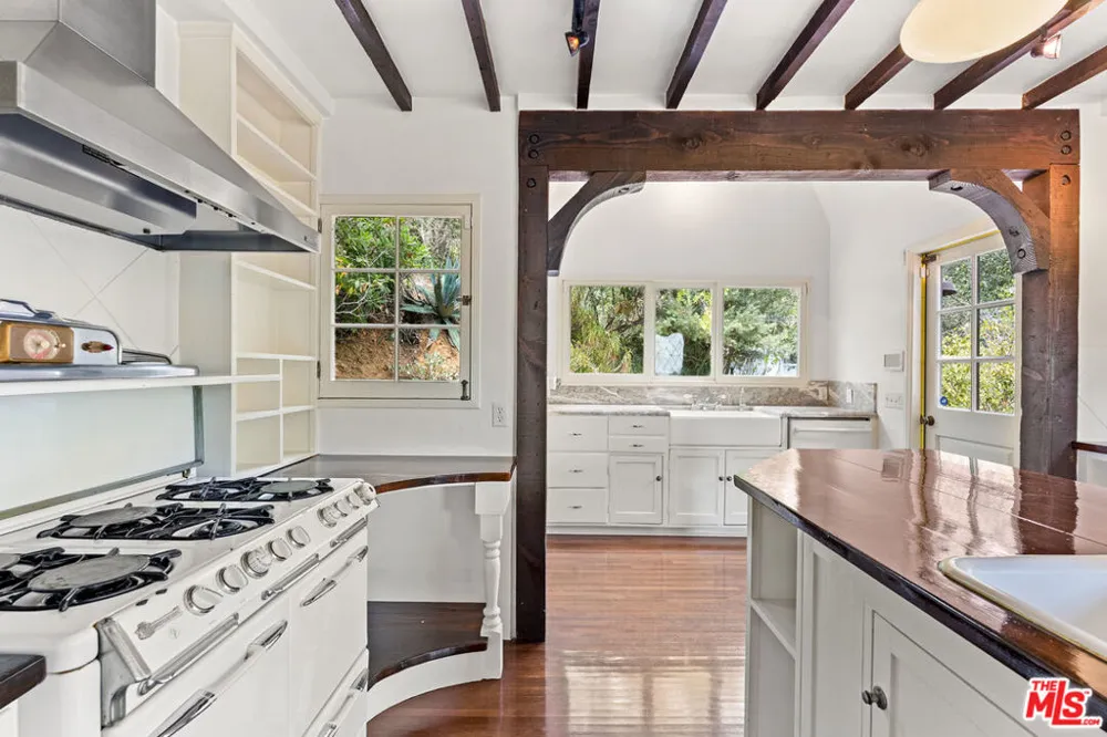 6311 Heather Drive Los Angeles, CA 90068