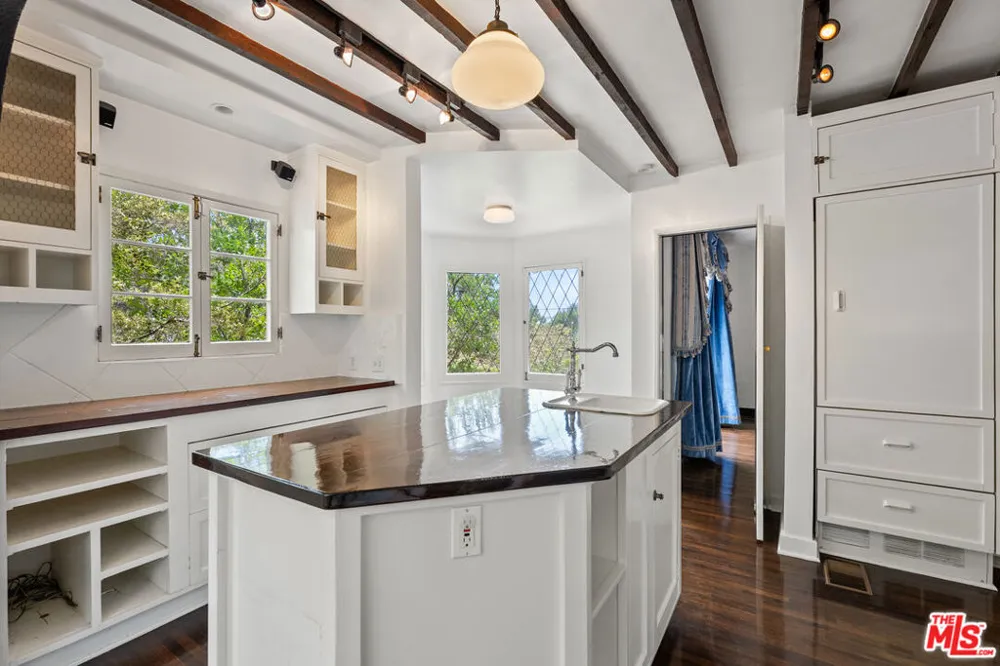 6311 Heather Drive Los Angeles, CA 90068