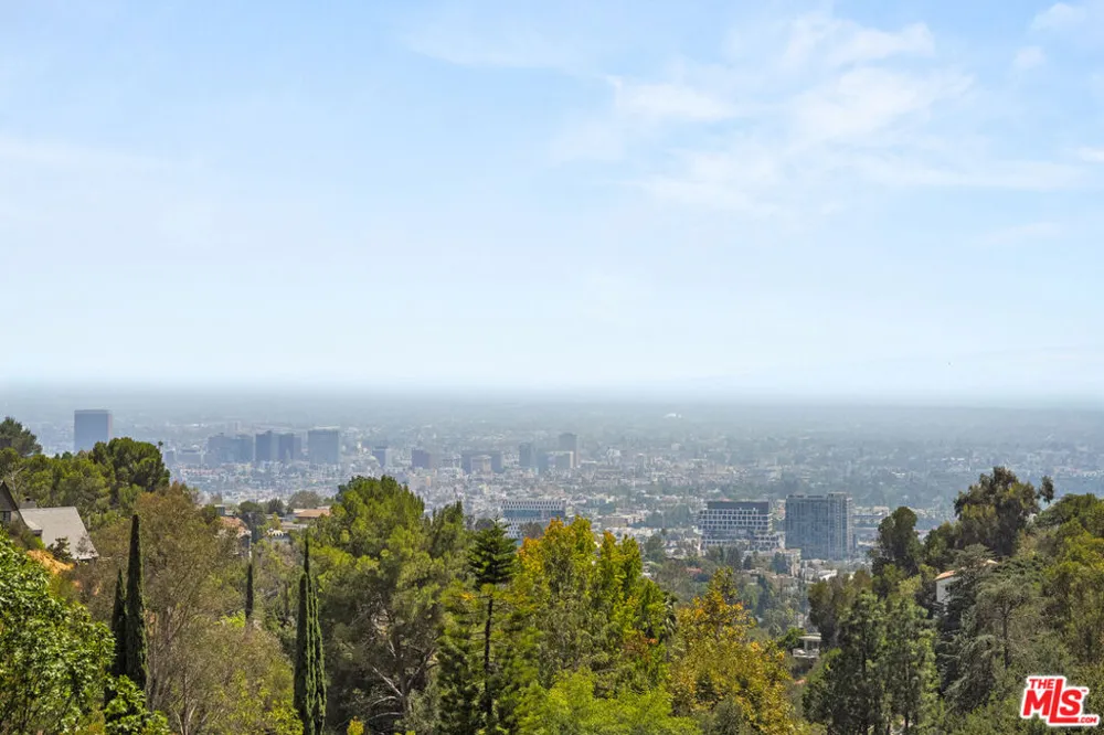 6311 Heather Drive Los Angeles, CA 90068