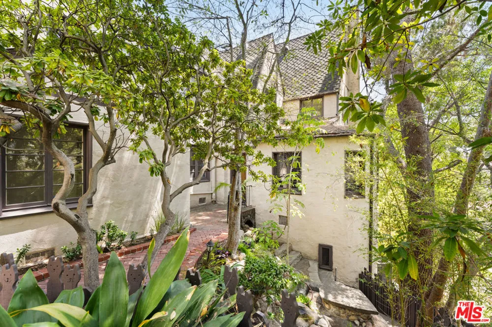 6311 Heather Drive Los Angeles, CA 90068