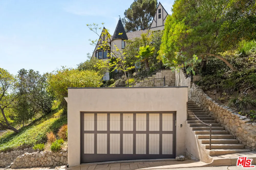 6311 Heather Drive Los Angeles, CA 90068