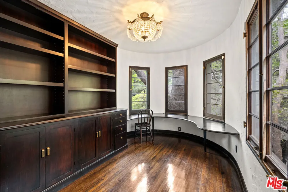 6311 Heather Drive Los Angeles, CA 90068