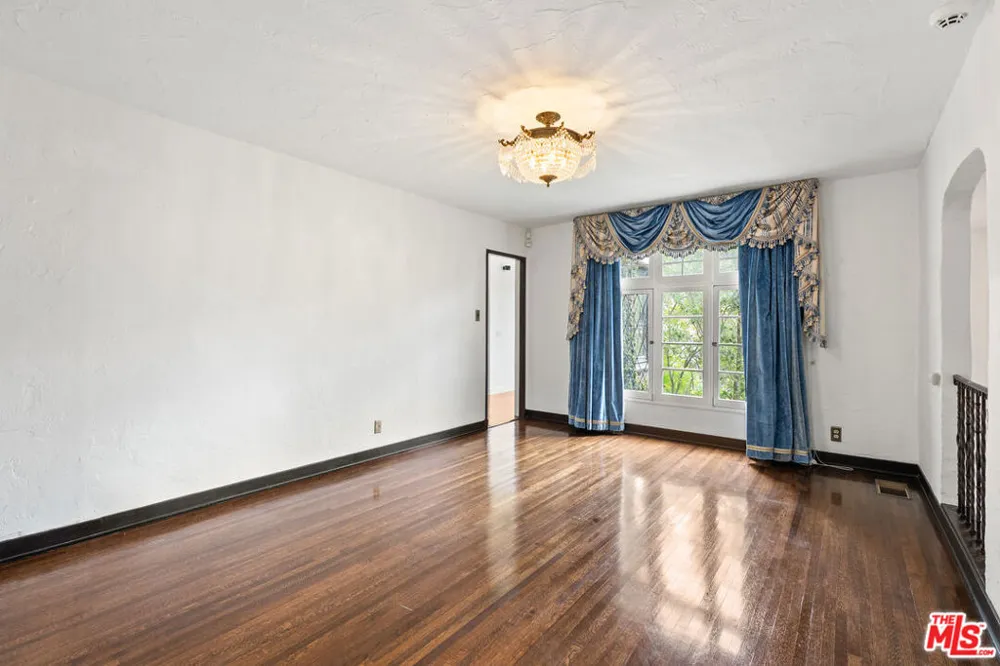 6311 Heather Drive Los Angeles, CA 90068