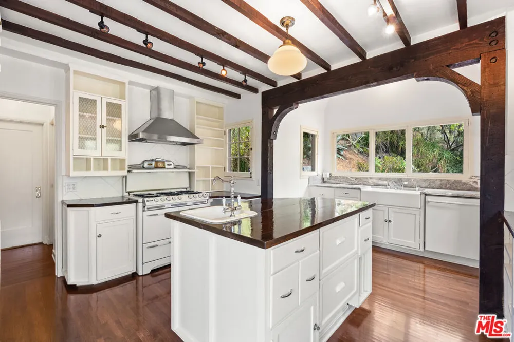 6311 Heather Drive Los Angeles, CA 90068