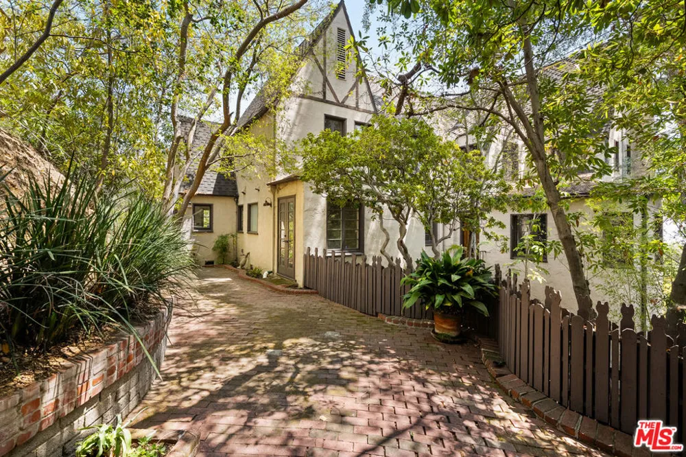 6311 Heather Drive Los Angeles, CA 90068