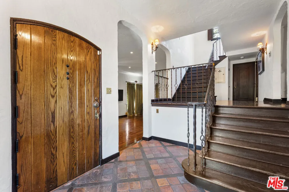 6311 Heather Drive Los Angeles, CA 90068