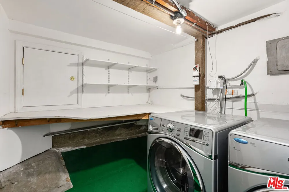 6311 Heather Drive Los Angeles, CA 90068