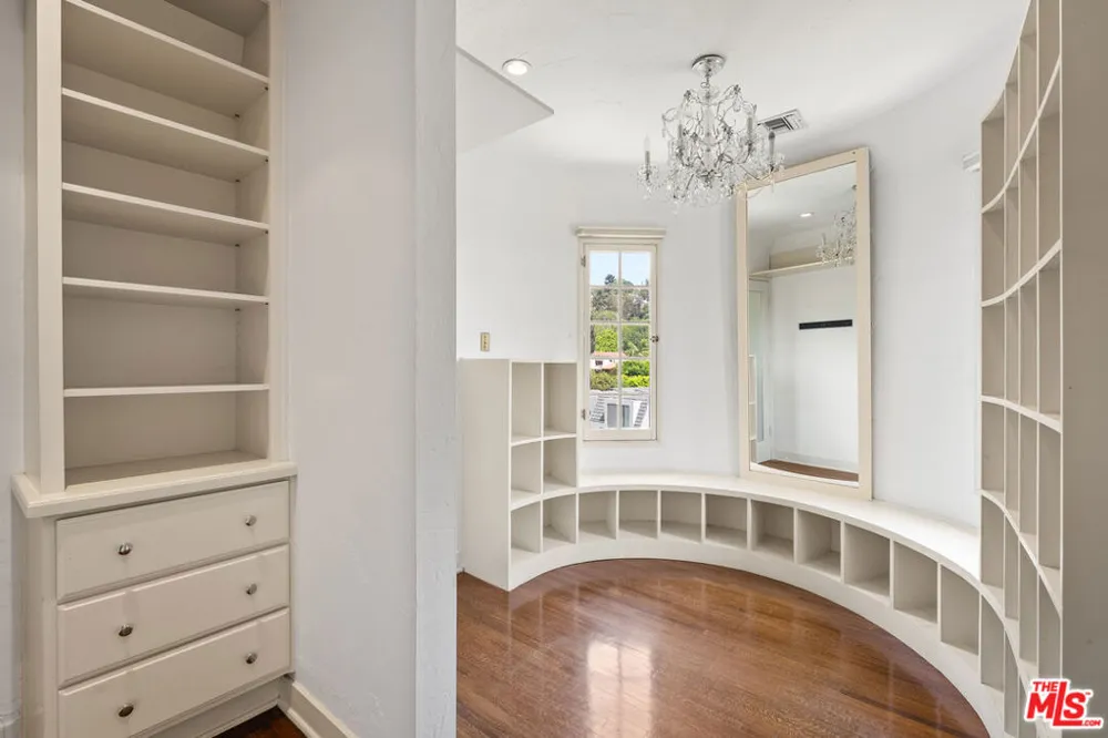 6311 Heather Drive Los Angeles, CA 90068